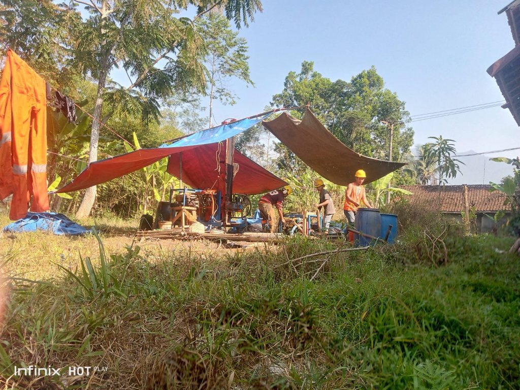 Atasi Krisis Air Akibat Kemarau, Pemdes Mekarmukti Talegong Bangun Sumur Bor dari Dana Desa